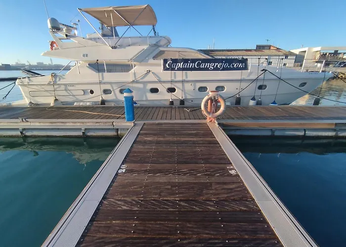 Captain Cangrejo Yacht Hotel en barco Cádiz