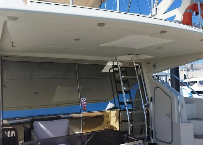 Hotel en barco Captain Cangrejo Yacht Cádiz