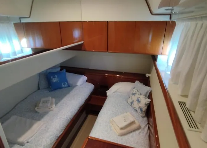 Hotel en barco Captain Cangrejo Yacht *